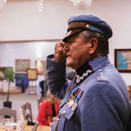 ホテル Zielona Brama プシビツ エクステリア 写真